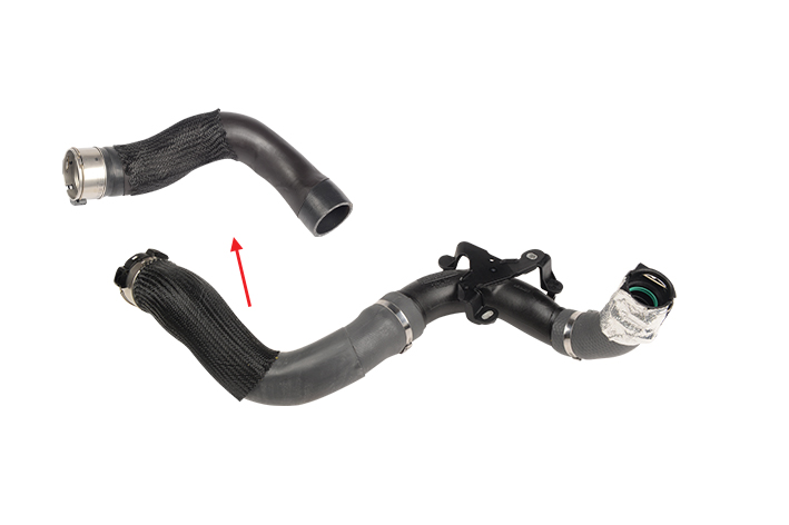 TURBO HOSE EXCLUDING PLASTIC PIPE BIG HOSE SHOWN WITH ARROW - 144608373R